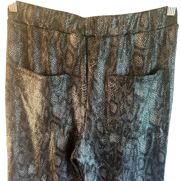 Wisteria Lane Python Bell Bottom Pants Size Large Black Silver Pull On - Picture 6 of 12